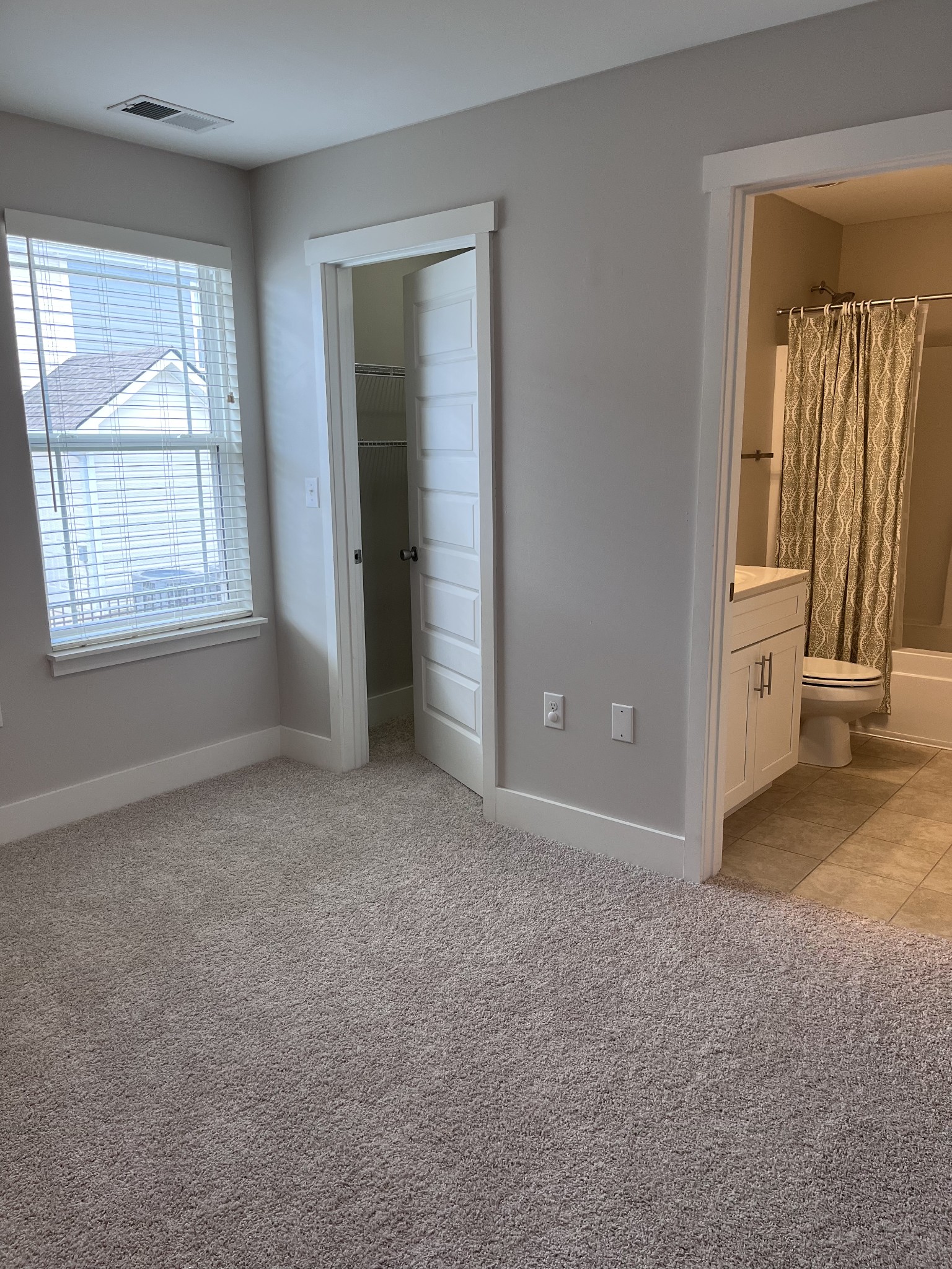 8011 Tuberose Court Spring Hill, TN 37174 - Photo 9 of 20 an empty room that has a window