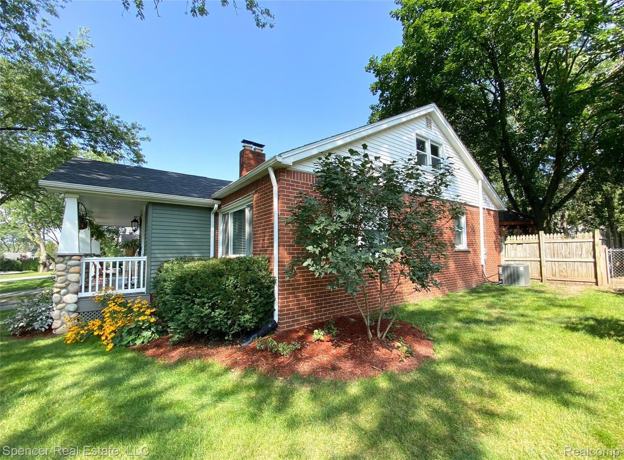 6170 Overlook Road Clarkston, MI 48346 - Photo 26 of 30 Exterior7.jpg