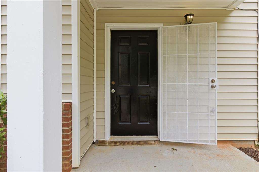 1081 Estes Drive Southwest, Unit 504 Atlanta, GA 30310 - Photo 21 of 32 a view of front door