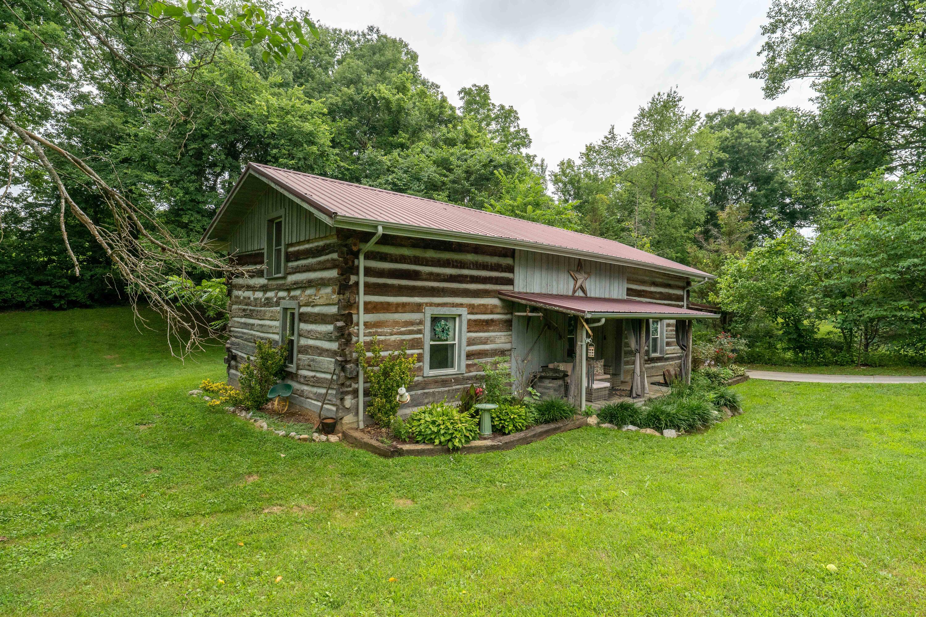 240 Timber Ridge Road Bluff City, TN 37618 - Photo 3 of 58 240 Timber Ridge (4 of 59)
