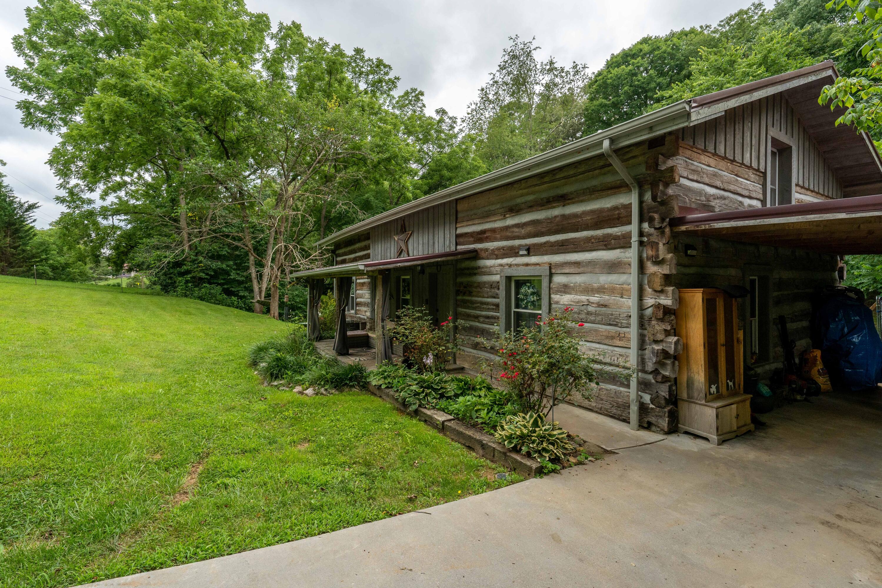 240 Timber Ridge Road Bluff City, TN 37618 - Photo 9 of 58 240 Timber Ridge (10 of 59)