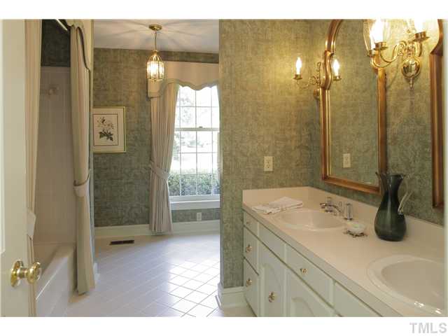 5704 Castlebrook Drive Raleigh, NC 27604 - Photo 11 of 25 Gallery Image 11