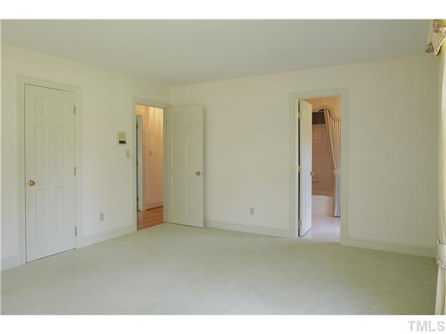 5704 Castlebrook Drive Raleigh, NC 27604 - Photo 17 of 25 Gallery Image 17
