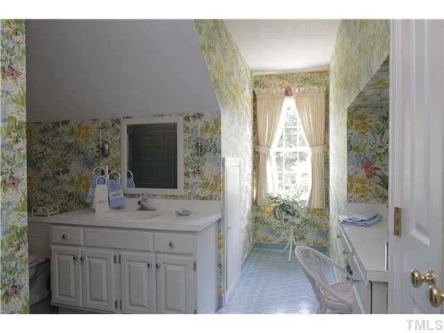 5704 Castlebrook Drive Raleigh, NC 27604 - Photo 22 of 25 Gallery Image 22