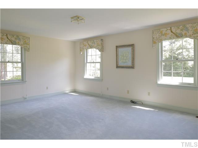 5704 Castlebrook Drive Raleigh, NC 27604 - Photo 10 of 25 Gallery Image 10
