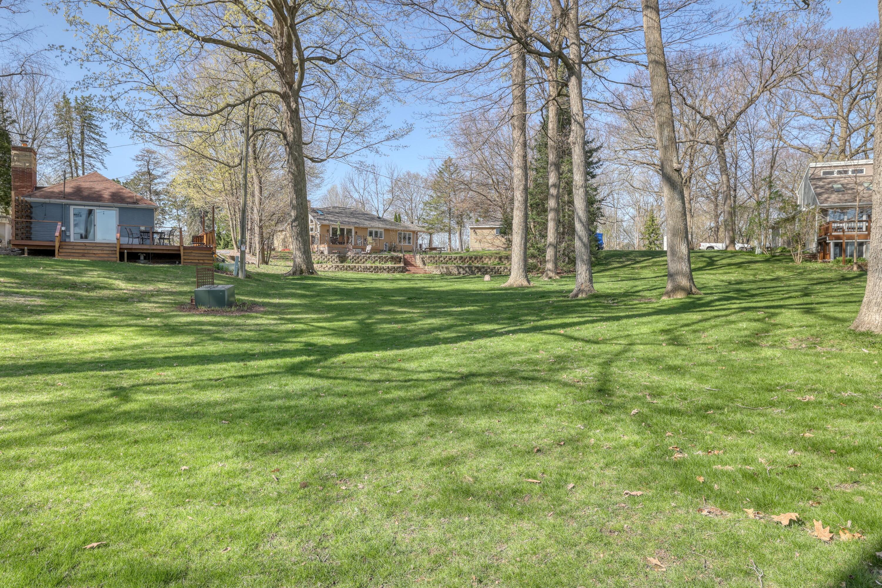 W347N6022 Rd I Oconomowoc, WI 53066 - Photo 37 of 45 35