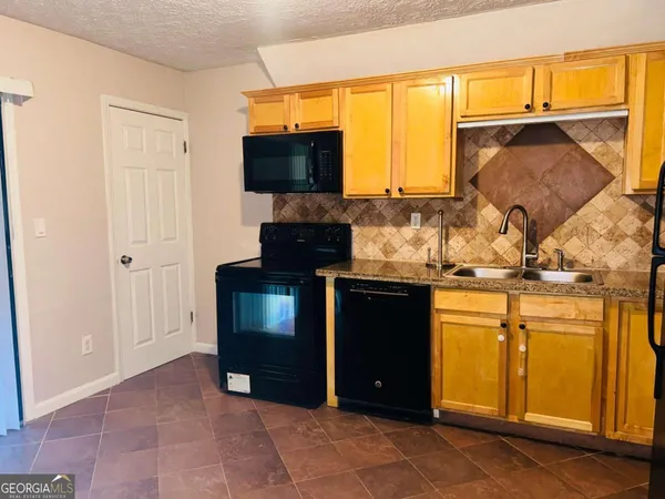 $1,295 | 140 Summerwood Drive, Unit 140, Fairburn, GA 30213