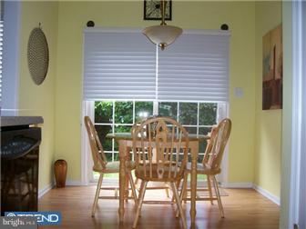 25 Windingbrook Road Bordentown, NJ 08505 - Photo 6 of 12 Breakfast Room