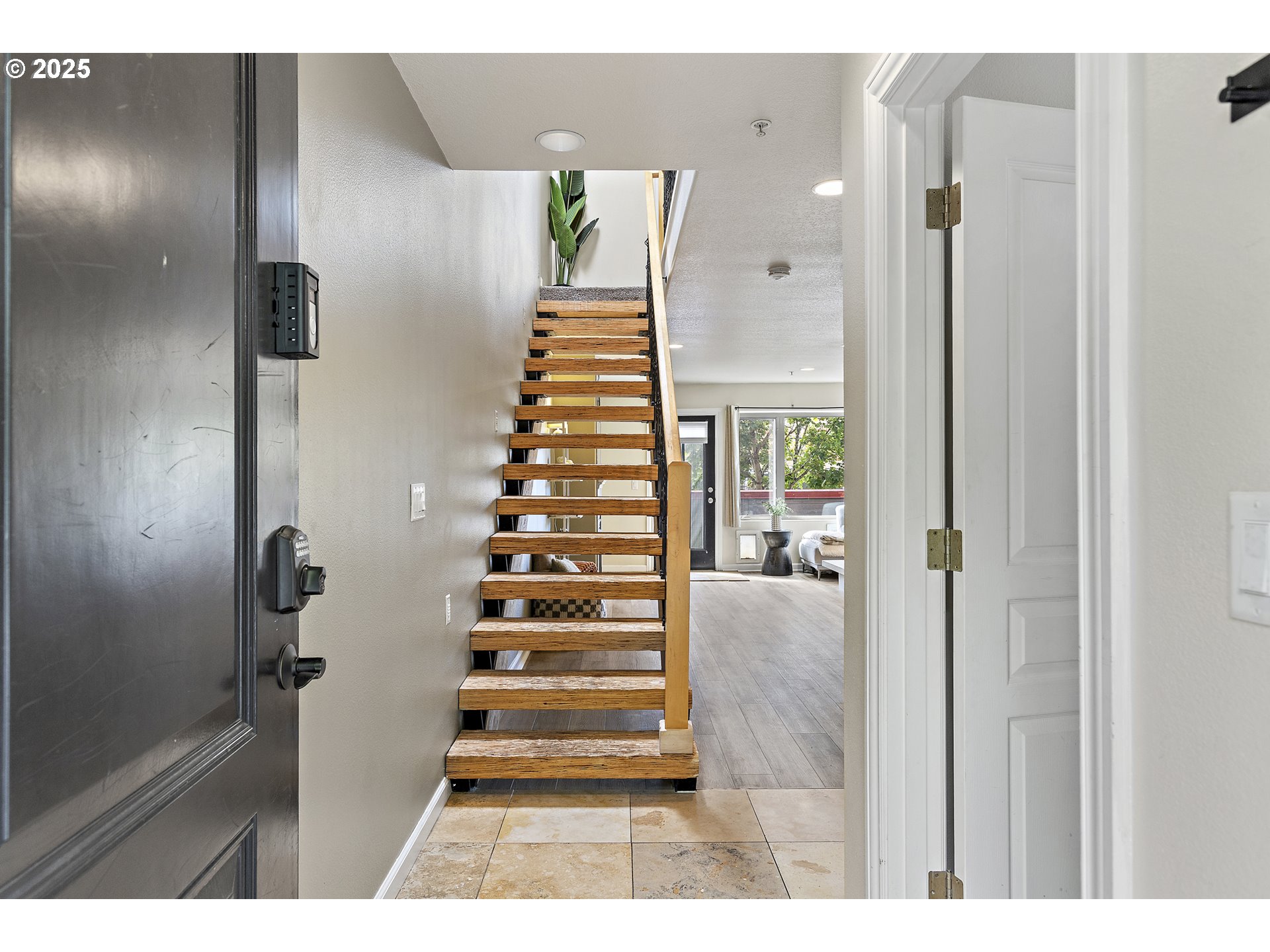 17040 Southwest Whitley Way, Unit 201 Beaverton, OR 97006 - Photo 19 of 41