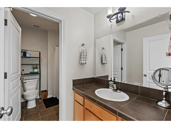 $279,000 | 17040 Southwest Whitley Way, Unit 201, Beaverton, OR 97006