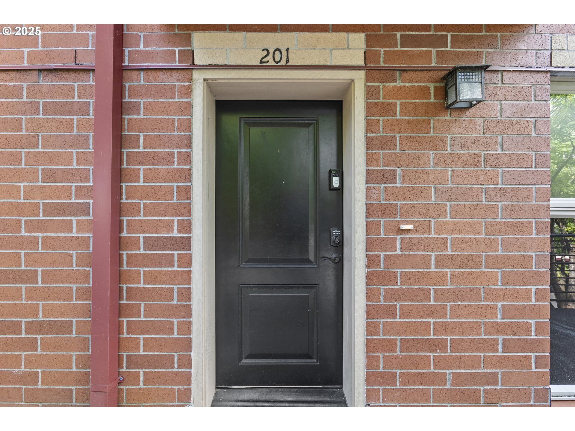 17040 Southwest Whitley Way, Unit 201 Beaverton, OR 97006 - Photo 3 of 41