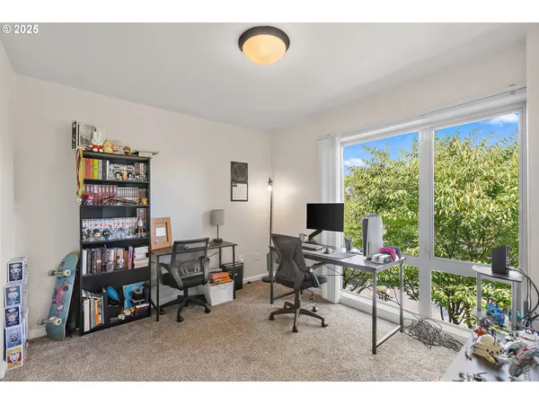 $279,000 | 17040 Southwest Whitley Way, Unit 201, Beaverton, OR 97006