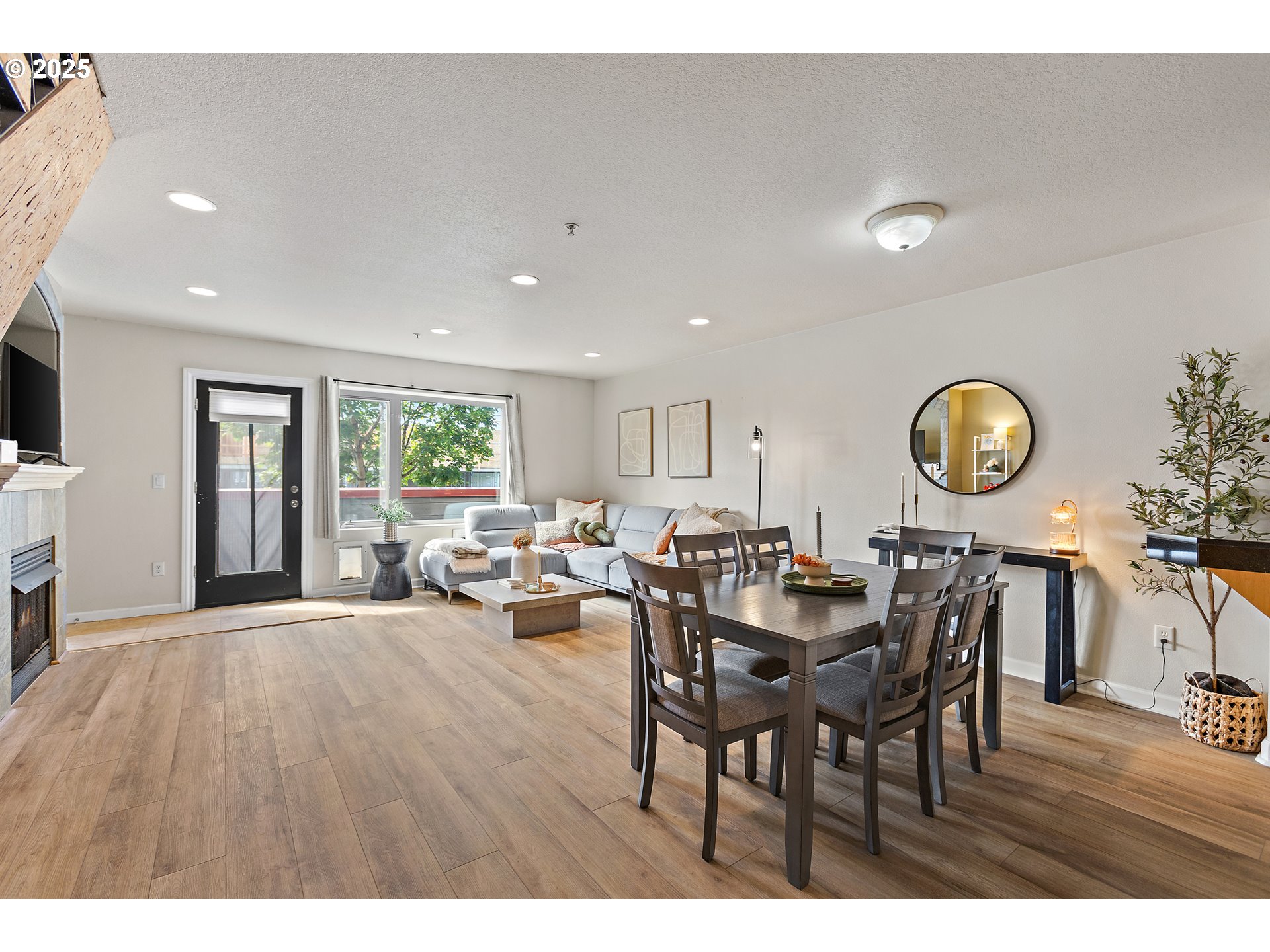 17040 Southwest Whitley Way, Unit 201 Beaverton, OR 97006 - Photo 4 of 41