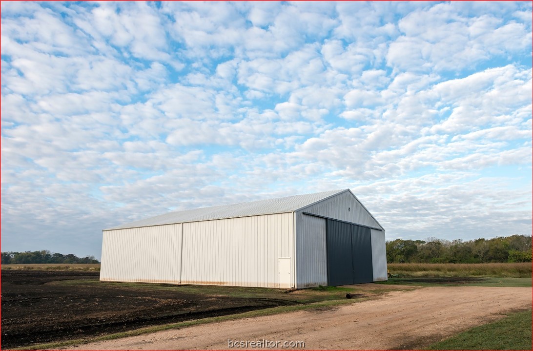 7654 County Road 121 Wharton, TX 77488 - Photo 33 of 39 a view of a terrace