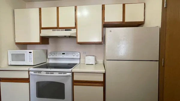 $139,900 | 4301 West Shamrock Lane, Unit 2D, McHenry, IL 60050