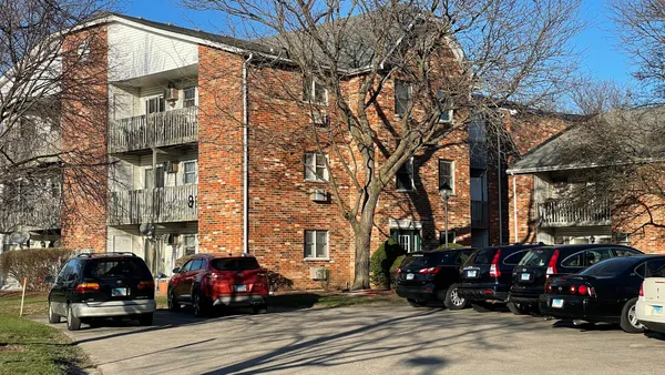 $139,900 | 4301 West Shamrock Lane, Unit 2D, McHenry, IL 60050