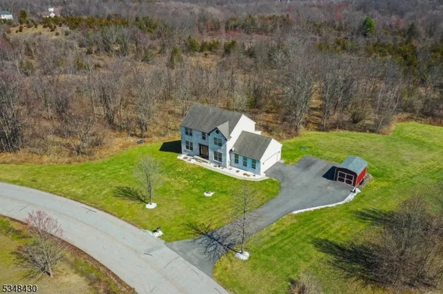 $689,000 | 5 Sterling Drive, Wantage, NJ 07461