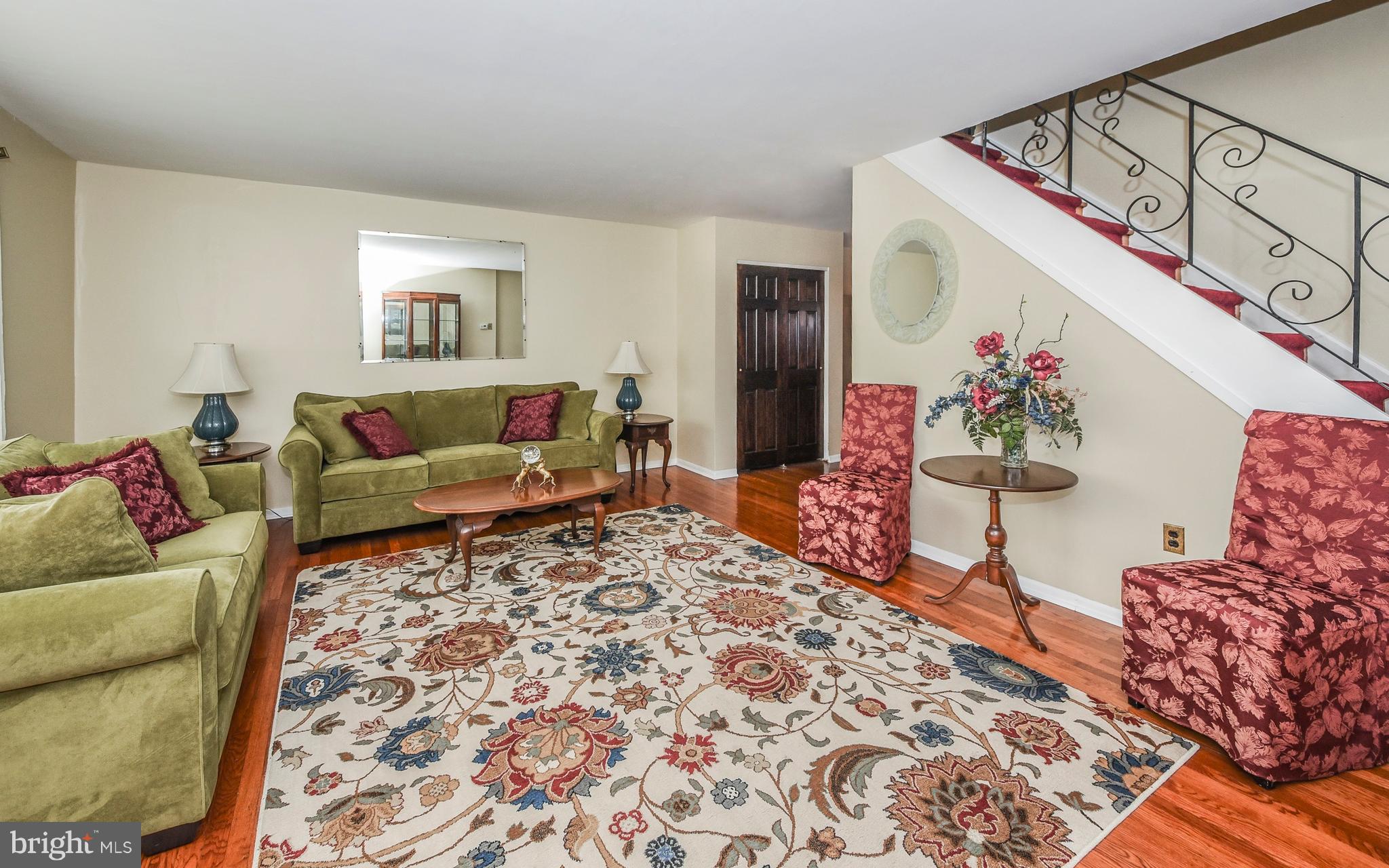12618 Richton Road Philadelphia, PA 19154 - Photo 4 of 26 Living Room