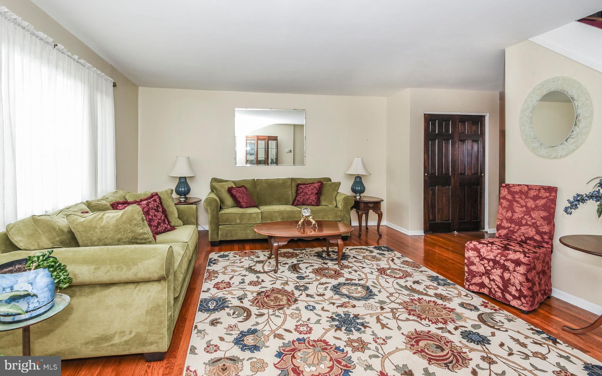 12618 Richton Road Philadelphia, PA 19154 - Photo 6 of 26 Living Room