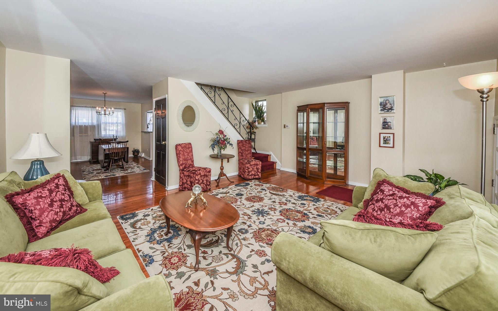 12618 Richton Road Philadelphia, PA 19154 - Photo 7 of 26 Living Room