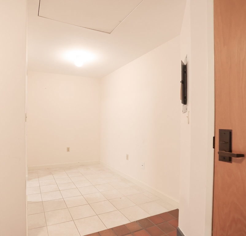 100 Keyes Road, Unit 220 Concord, MA 01742 - Photo 20 of 23 a view of small space