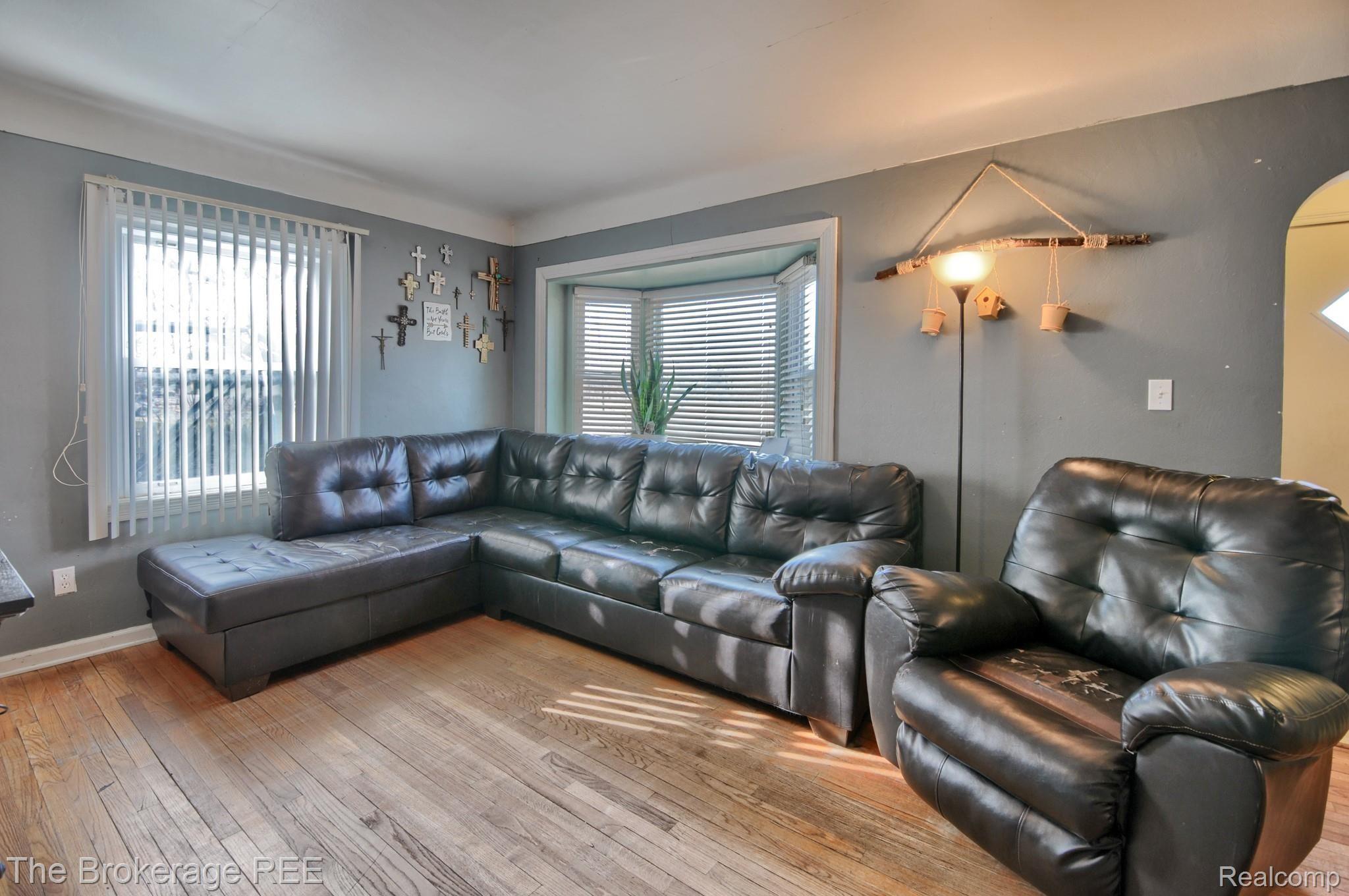 5114 Davison Road Burton, MI 48509 - Photo 13 of 28 SD3_2139-HDR(5).jpg