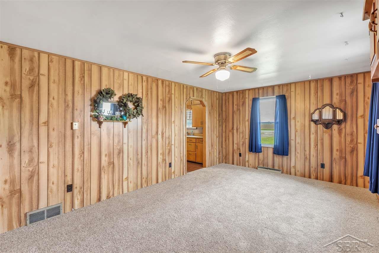 510 Delta Road Freeland, MI 48623 - Photo 7 of 23 50012645-6.JPG