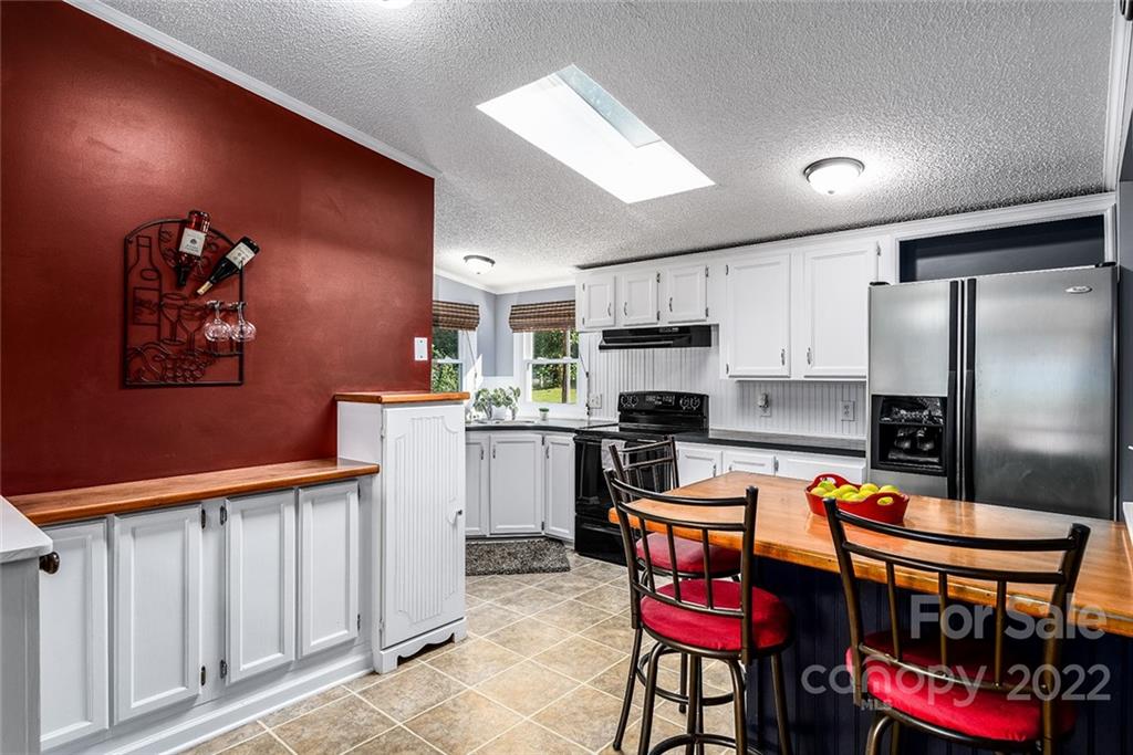 3661 Piedmont Road Morganton, NC 28655 - Photo 6 of 23 Gallery Image 6