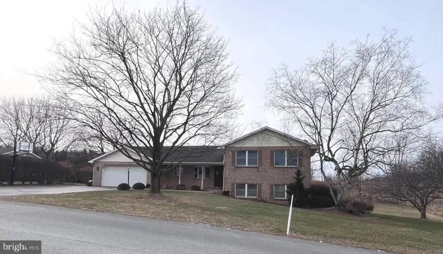 $400,000 | 482 Beech Tree Street, Shippensburg, PA 17257