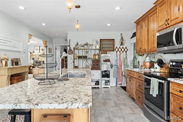 $799,500 | 10715 Calico Road, Richwoods, MO 63071