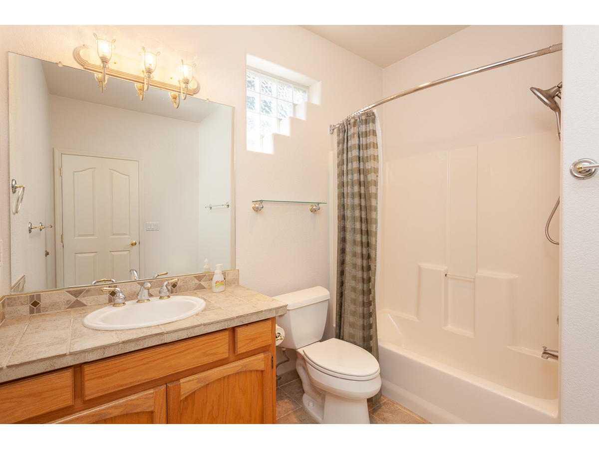 2398 Springbrook Road, Unit 10 Medford, OR 97504 - Photo 17 of 26 0017