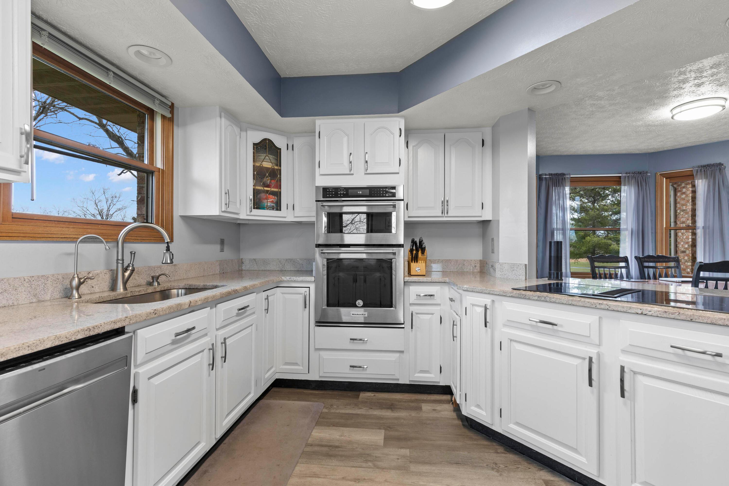 9525 Pringle-Benjamin Road London, OH 43140 - Photo 17 of 87 16. Kitchen
