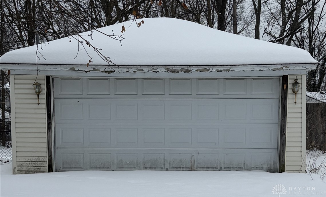 925 Maplehurst Avenue Dayton, OH 45402 - Photo 6 of 6 Garage