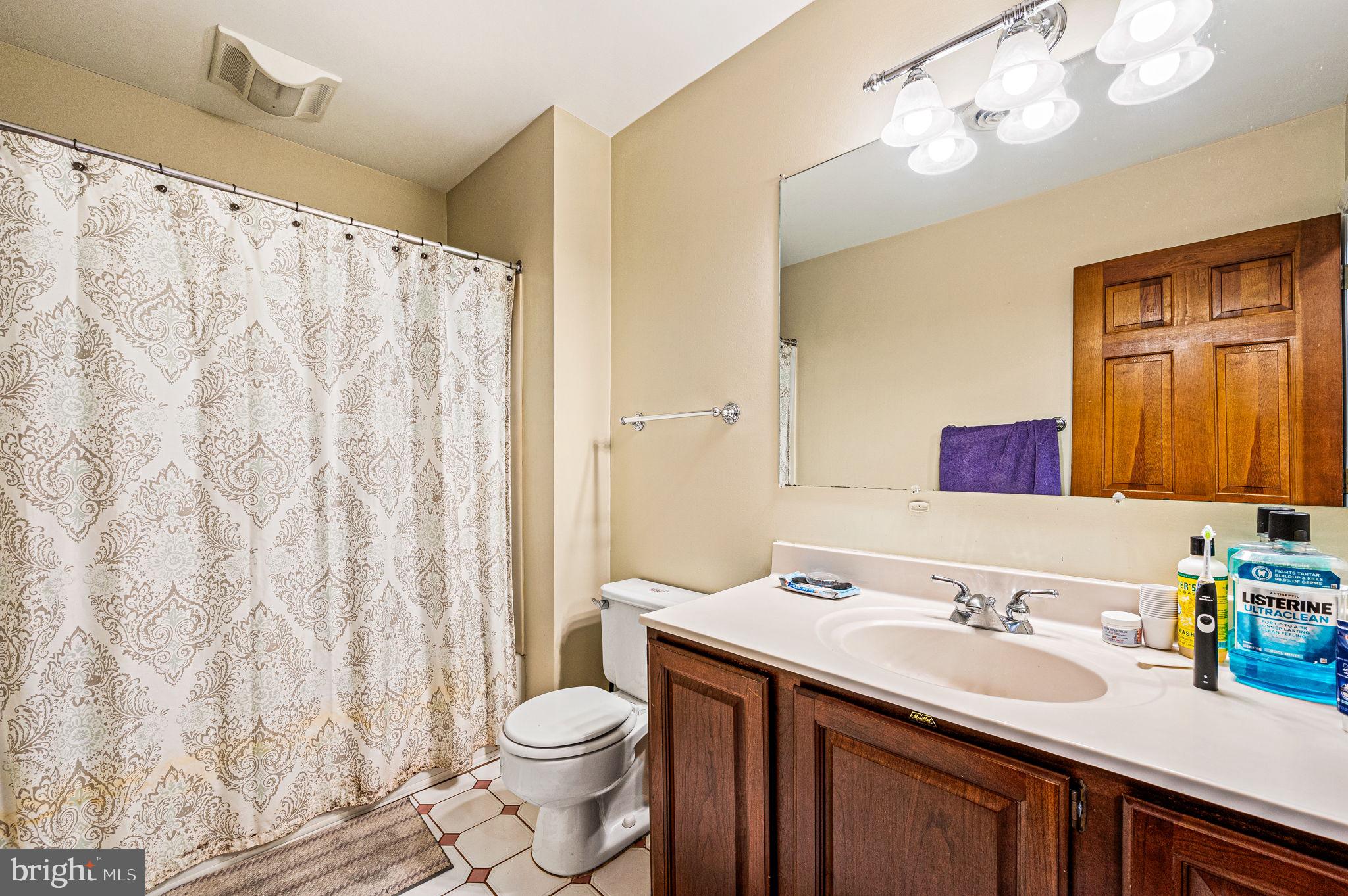 45 West Ridley Avenue Norwood, PA 19074 - Photo 21 of 37 Full bathroom on 2nd fl
