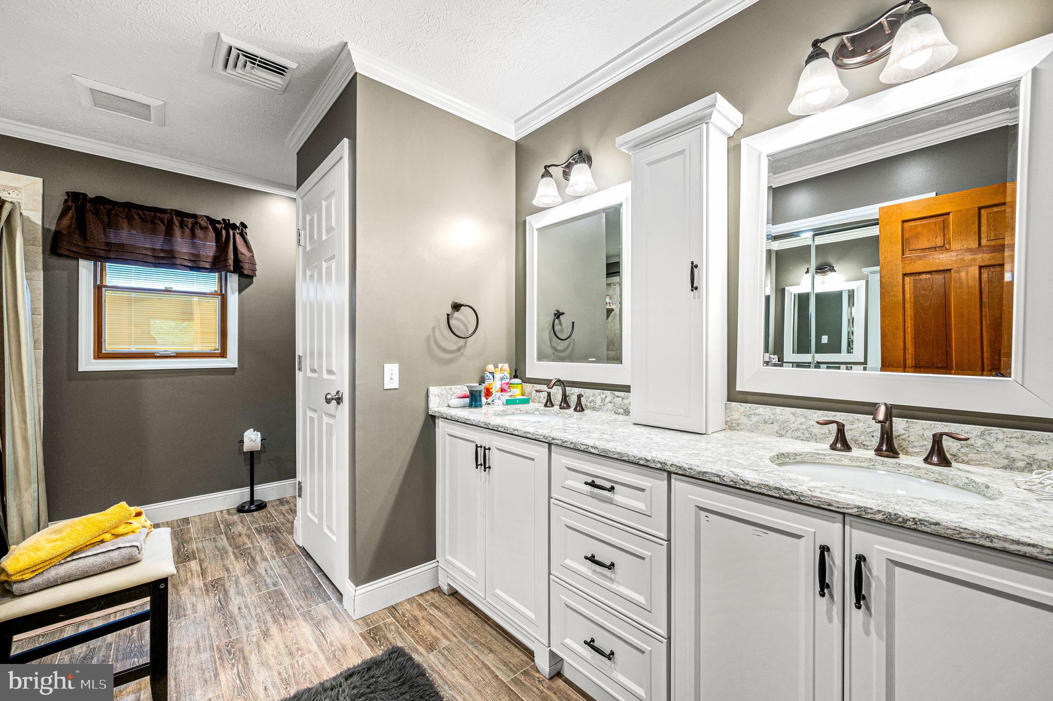45 West Ridley Avenue Norwood, PA 19074 - Photo 24 of 37 En-suite primary bathroom