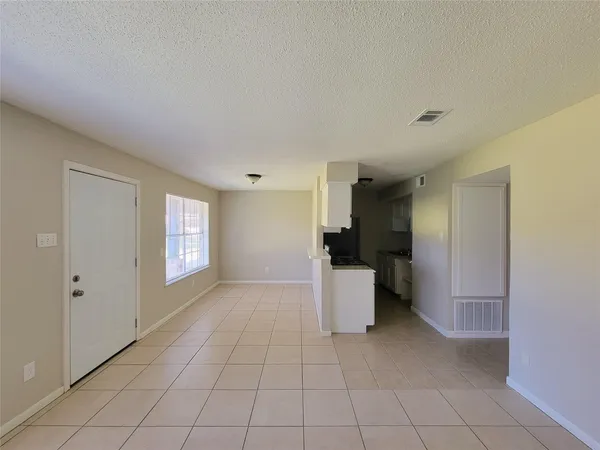 $1,200 | 3206 Lobit Drive, Unit 13, Dickinson, TX 77539