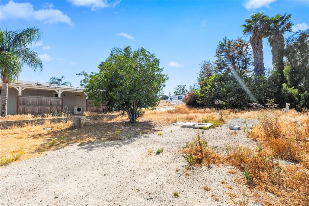 18420 Decker Road Perris, CA 92570 - Photo 9 of 15