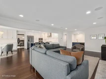 $1,150,000 | 734 Forest Glen Lane, Oak Brook, IL 60523