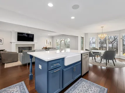 $1,150,000 | 734 Forest Glen Lane, Oak Brook, IL 60523