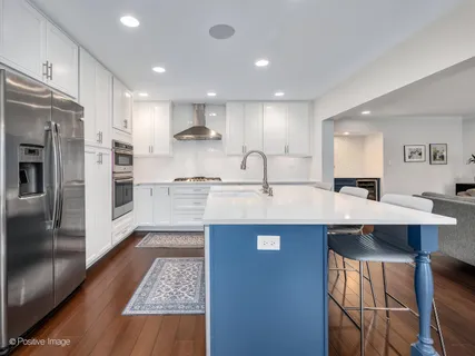 $1,150,000 | 734 Forest Glen Lane, Oak Brook, IL 60523