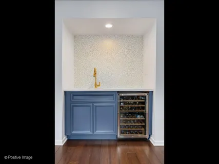 $1,150,000 | 734 Forest Glen Lane, Oak Brook, IL 60523