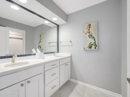 $1,150,000 | 734 Forest Glen Lane, Oak Brook, IL 60523