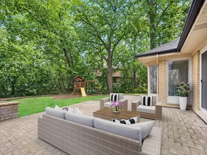 $1,150,000 | 734 Forest Glen Lane, Oak Brook, IL 60523