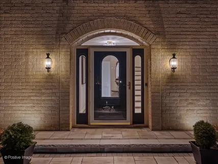 $1,150,000 | 734 Forest Glen Lane, Oak Brook, IL 60523