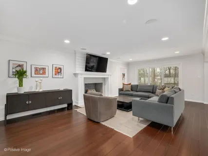 $1,150,000 | 734 Forest Glen Lane, Oak Brook, IL 60523