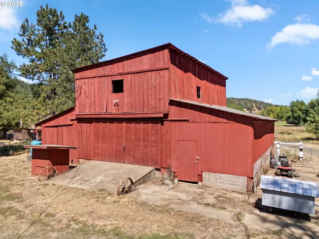 $620,000 | 721 Cole Road, Oakland, OR 97462