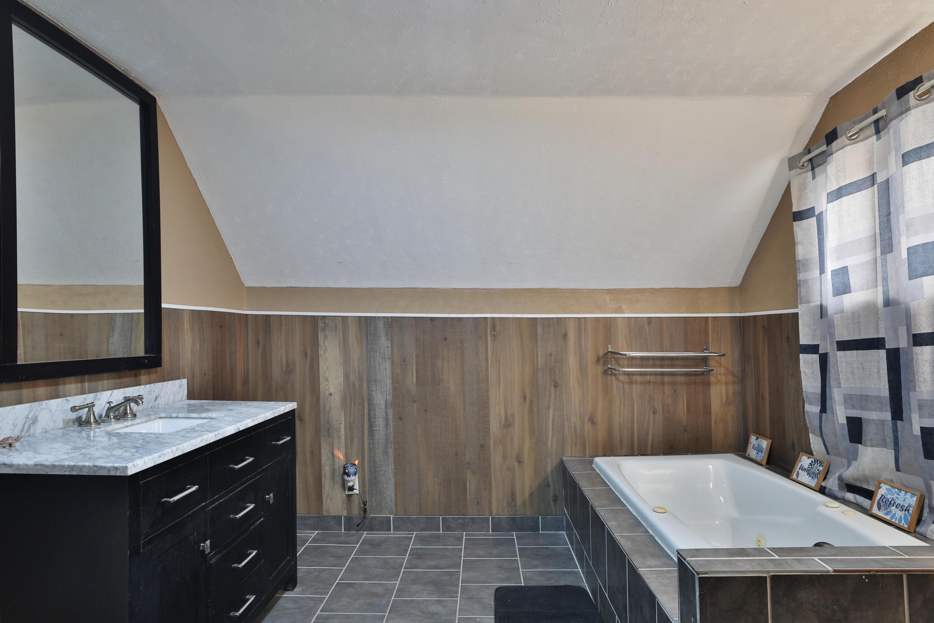 404 Old Village Road Columbus, OH 43228 - Photo 29 of 43 Master Bath