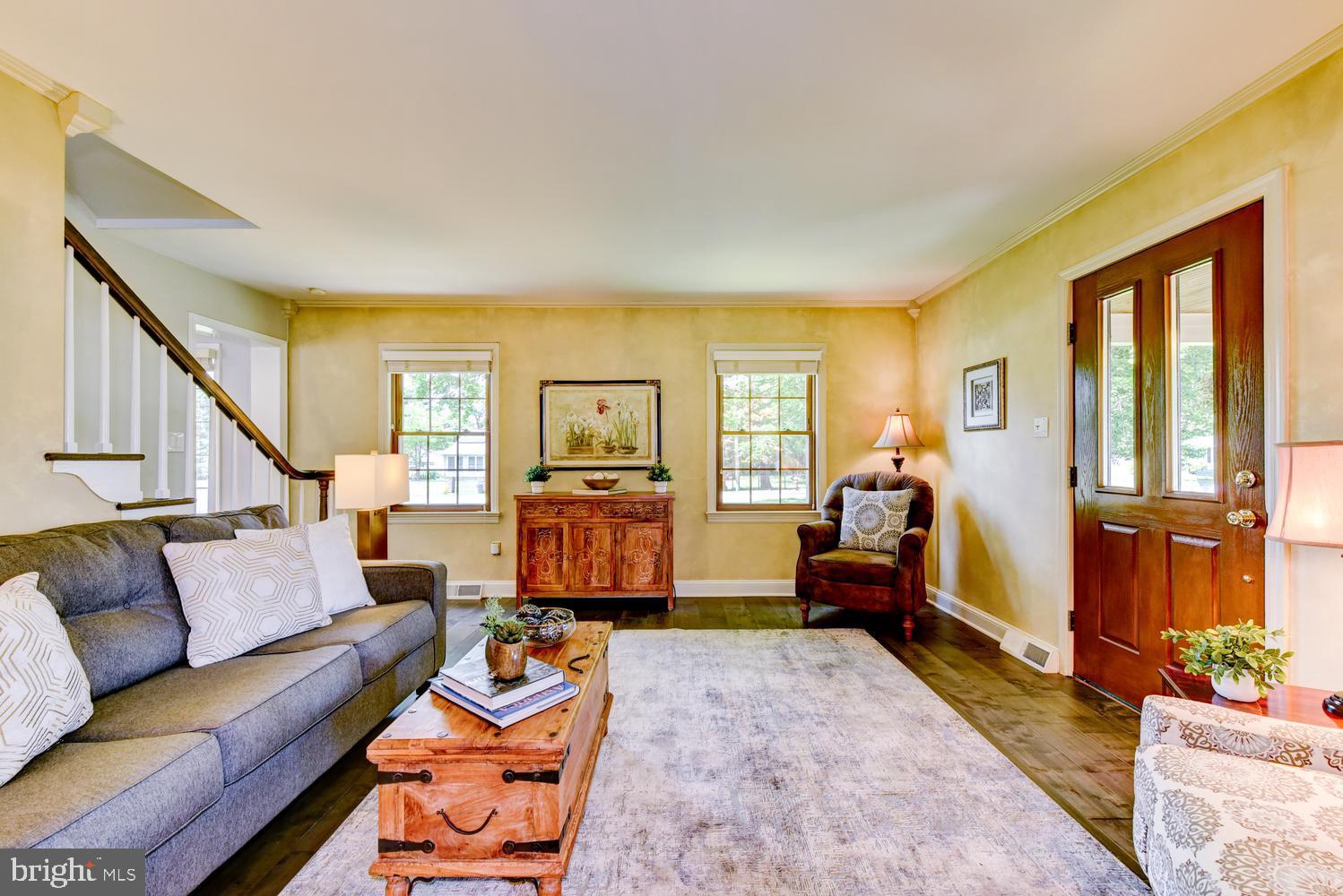 113 Prospect Avenue Hamilton, NJ 08620 - Photo 10 of 67 Living Room