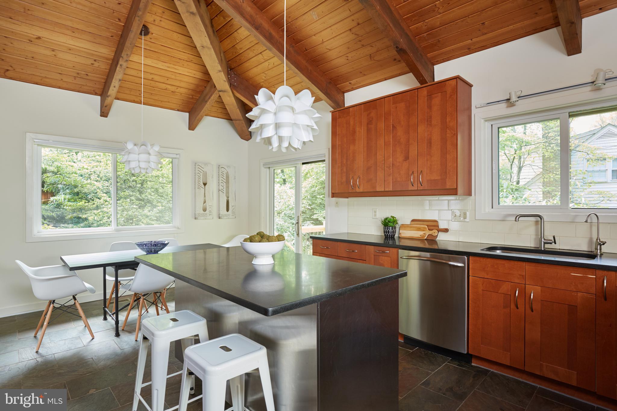6433 Wiscasset Road Bethesda, MD 20816 - Photo 14 of 49 Gallery Image 14