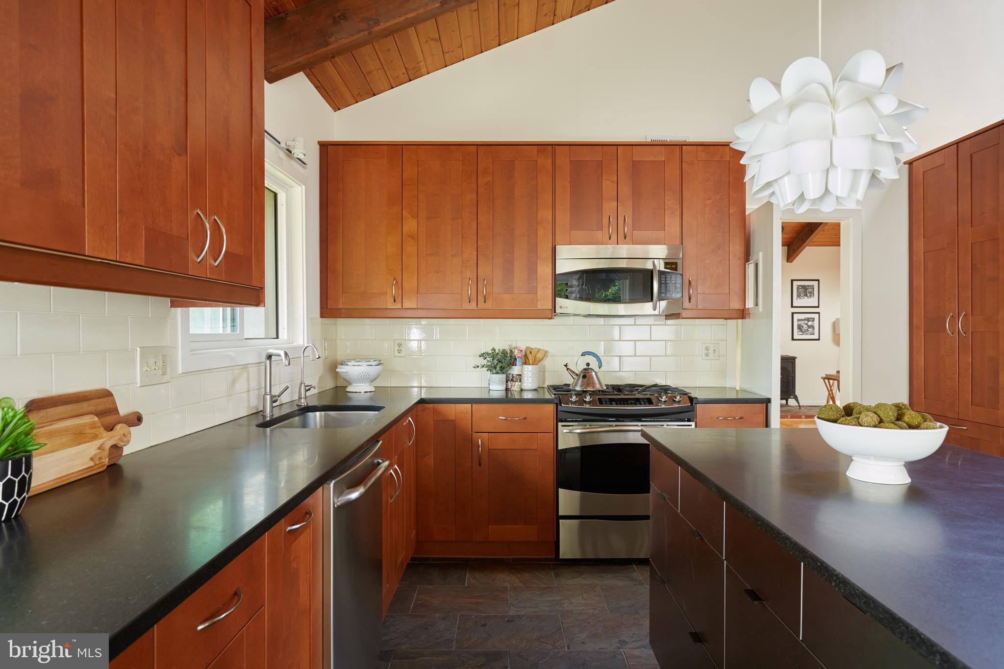 6433 Wiscasset Road Bethesda, MD 20816 - Photo 18 of 49 Gallery Image 18